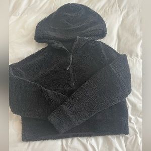Lululemon fuzzy scuba S/M